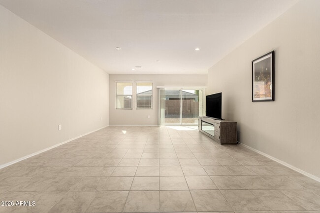 Building Photo - 5065 E Emery Rd