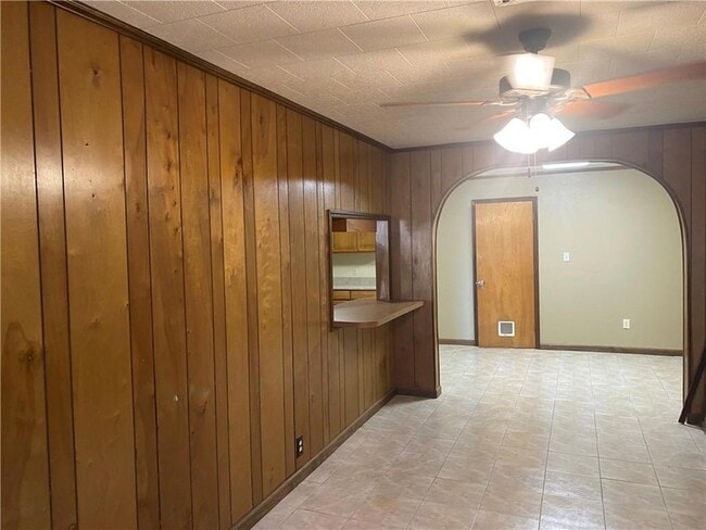 Building Photo - 15 Helis Dr