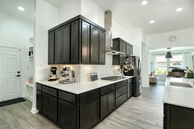 Building Photo - 5005 Yucca Flower Ln