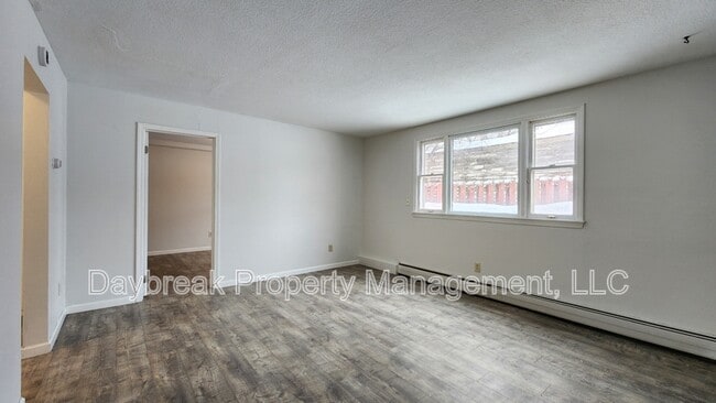 Building Photo - 811 7th Ave N