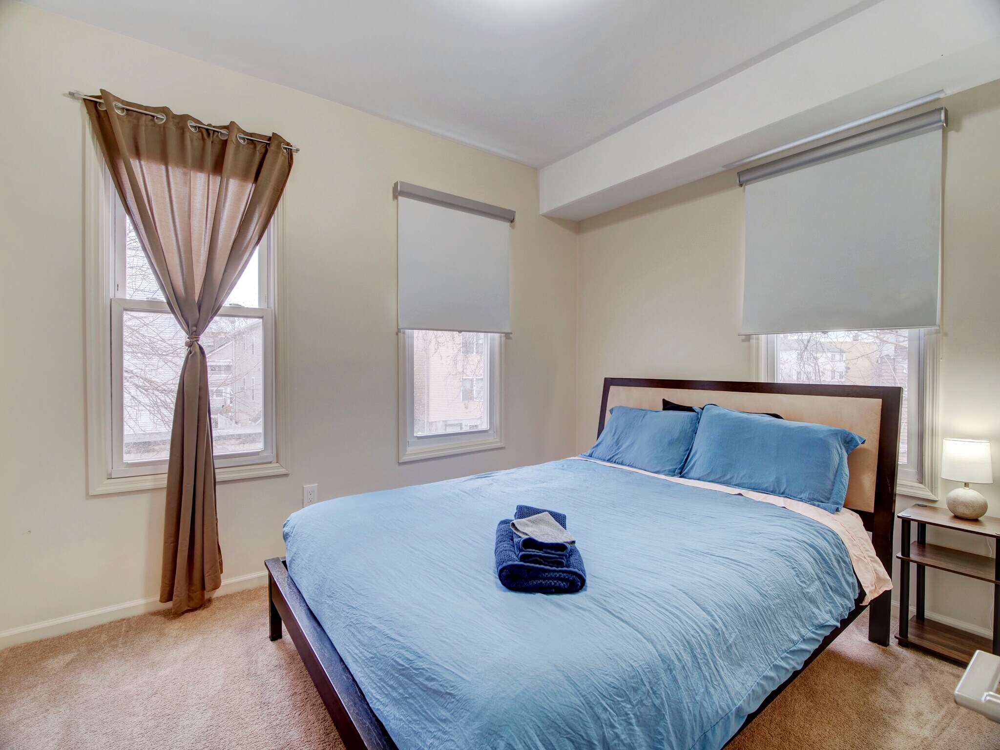 Bedroom 1 - Queen - 140 Fabyan Pl