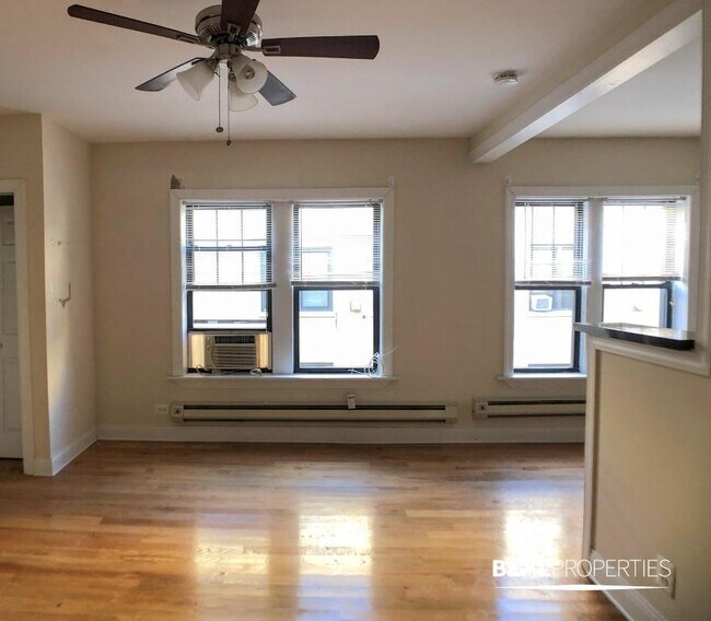 Building Photo - 0 bedroom in CHICAGO IL 60657