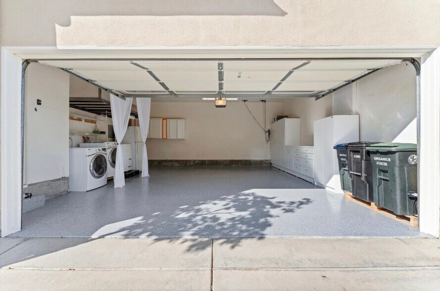 Building Photo - 35 Fleurance St