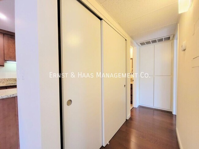 Building Photo - 448 N Bellflower Blvd