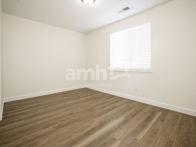 Building Photo - 7039 Cinder Village Dr