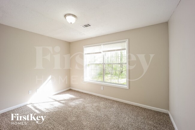 Building Photo - 390 Fox Meadow Dr