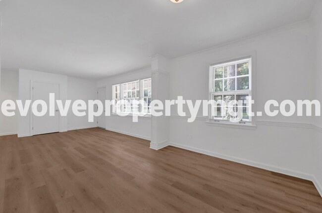 Building Photo - STUNNING RENOVATION IN PRIME LOCATION!! $5...