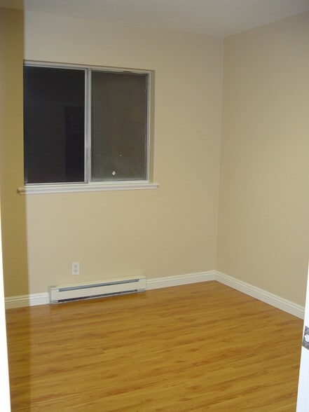 Building Photo - 2900 Bradford Pl