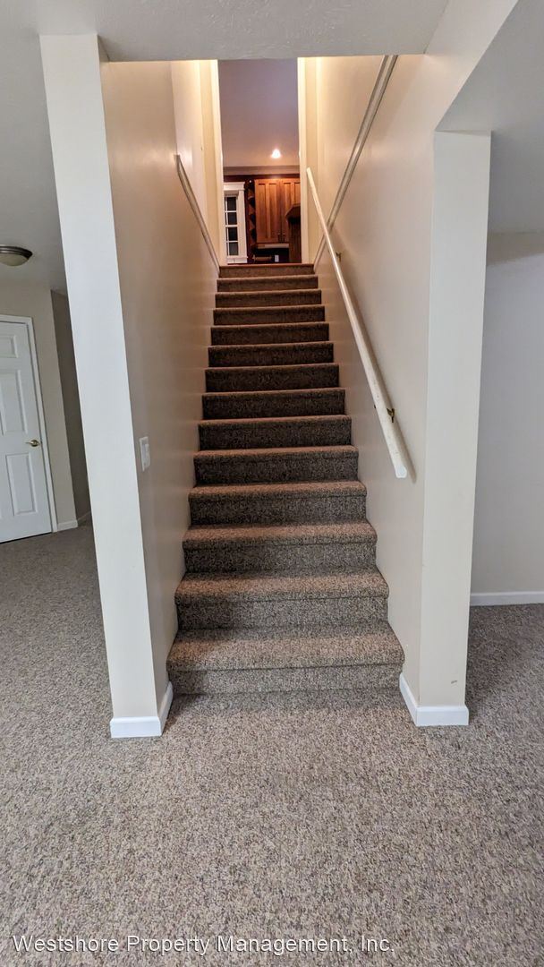 Building Photo - 5 br, 3.5 bath House - 4881 Townsend Ct.