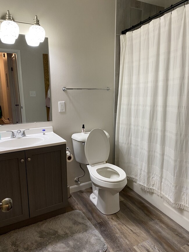 Building Photo - Carriage Hill Apartments