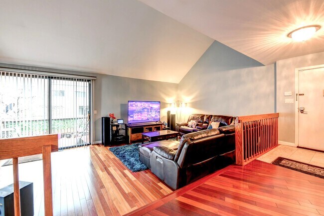 Building Photo - 572 Sanderling Ct