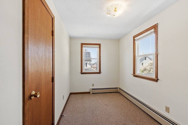 Building Photo - 31 Blossom St
