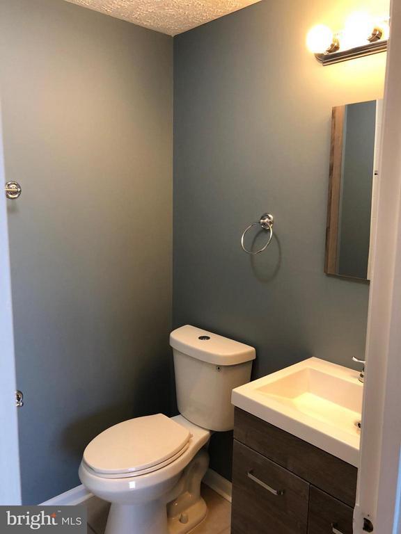 Building Photo - 17050 Capri Ln