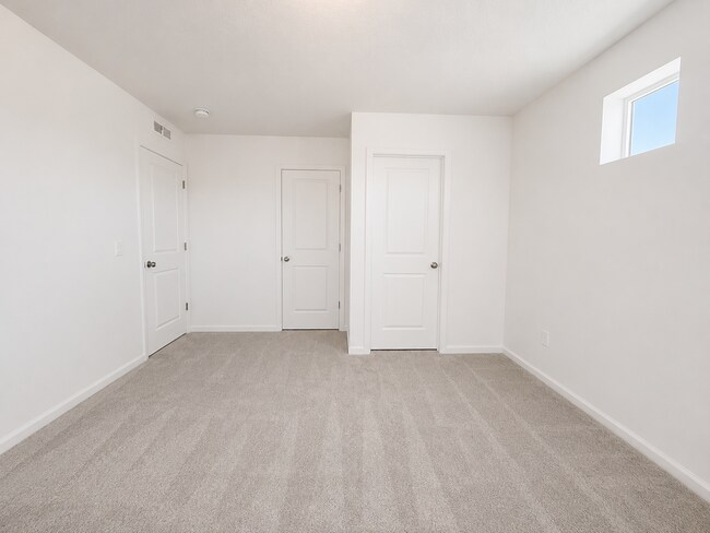 Building Photo - Brand New 2-bed 2-bath End Unit Townhome