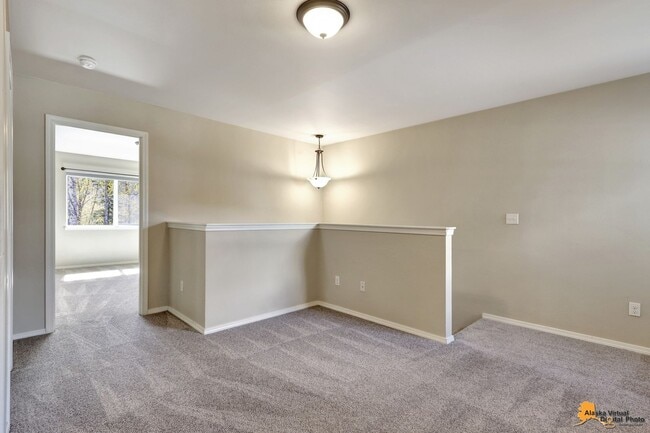 Building Photo - Beautiful 3-Bedroom Half Duplex in Eagle R...