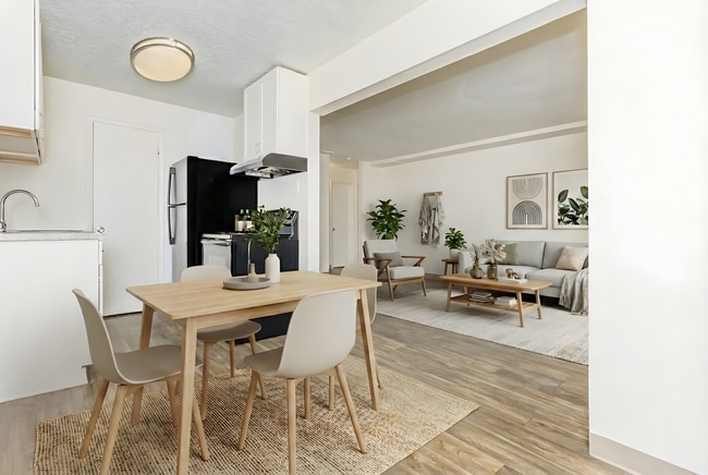 Building Photo - The French Quarter