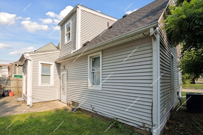 Building Photo - Charming 3-Bedroom Bungalow for Rent in Po...