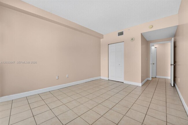 Building Photo - 50 Menores Ave
