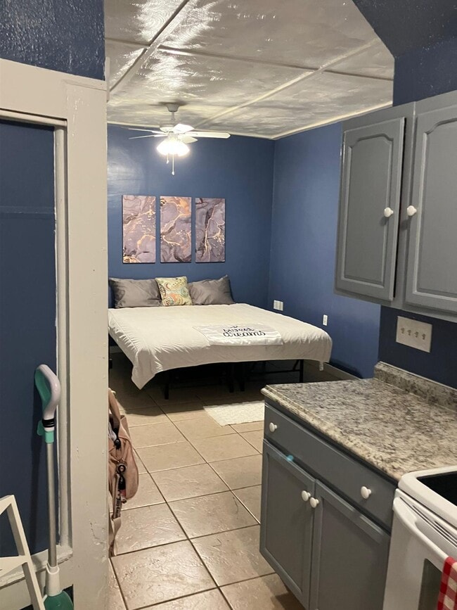 Building Photo - 2328 Union St