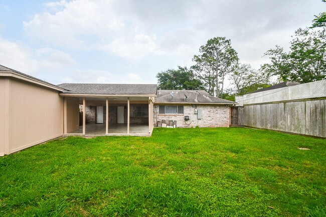 Building Photo - 7714 Eichler Dr