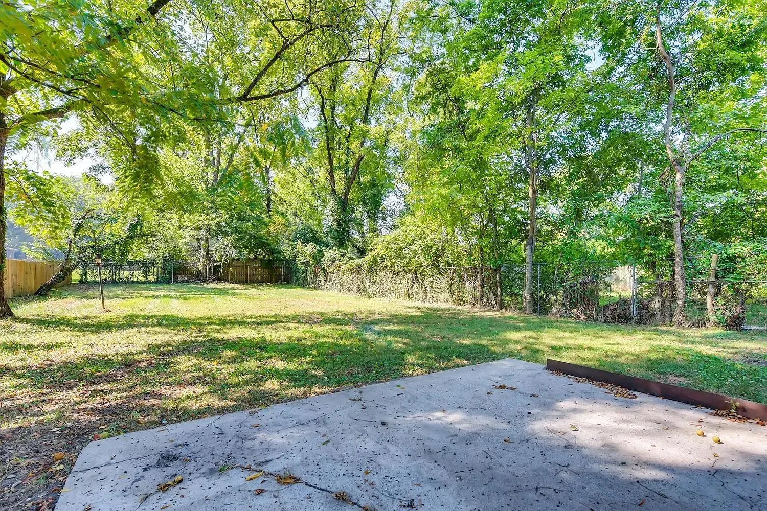 Building Photo - 1110 Chester Ave