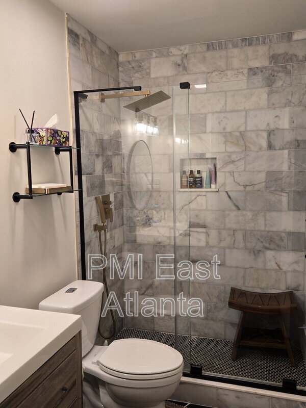 Building Photo - 512 Tuxworth Cir