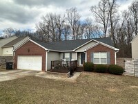 Building Photo - Charming Move-In Ready Home in Charlotte's...