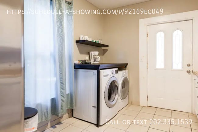 Building Photo - 1120 Snyder St NW