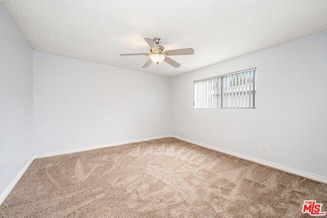 Building Photo - 1425 Centinela Ave