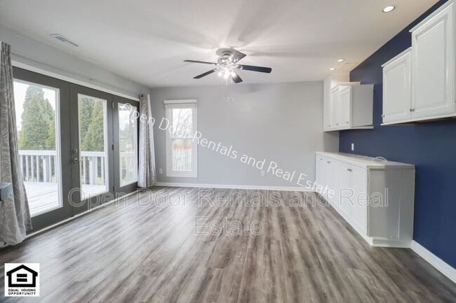 Building Photo - 8218 Fountainhead Dr