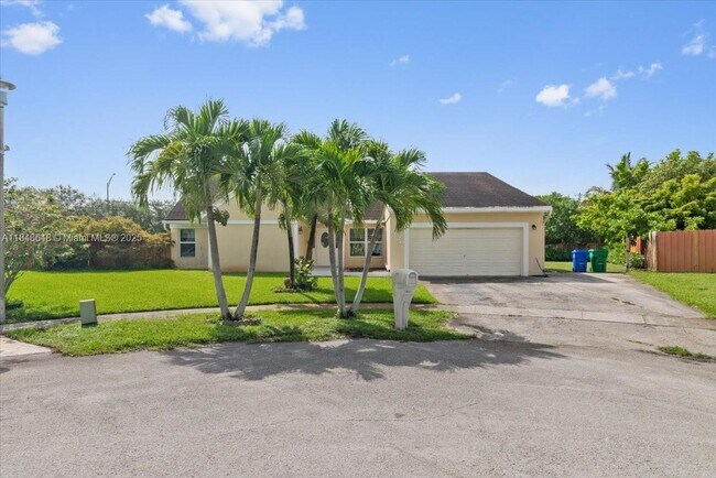 Building Photo - 8920 Crescent Dr