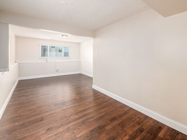 Building Photo - 3 Bedroom 1.5 Bath Single Family Home - Hilliard, OH