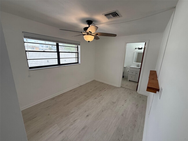 Building Photo - 347 Elm St