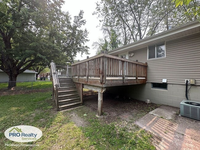 Building Photo - 4 Bedroom Home in Anoka