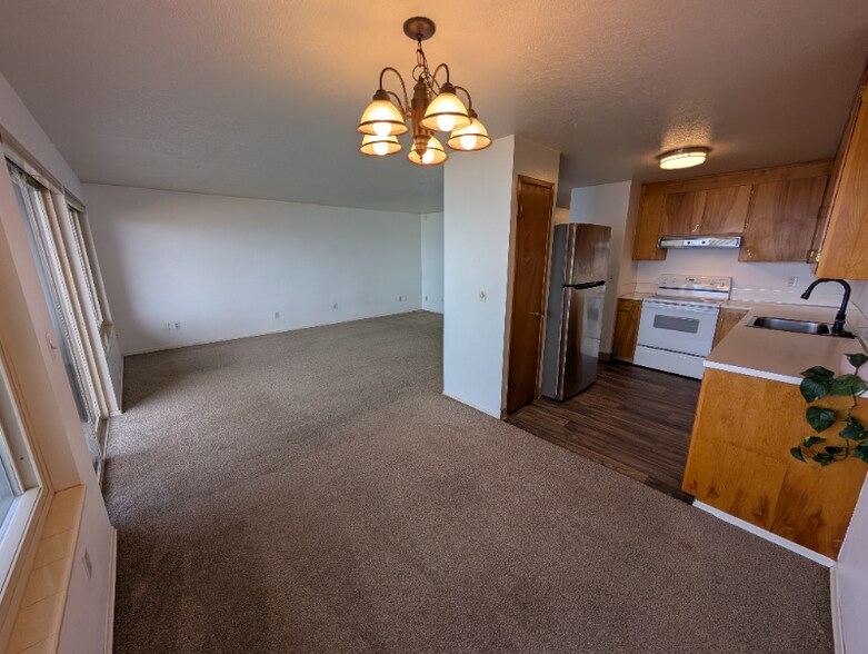 Building Photo - 250 Beach Pl