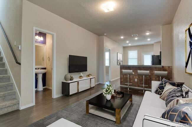 Building Photo - 3931 Somers Crest
