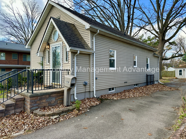 Building Photo - Charming Royal Oak Rental – Modern Comfort...