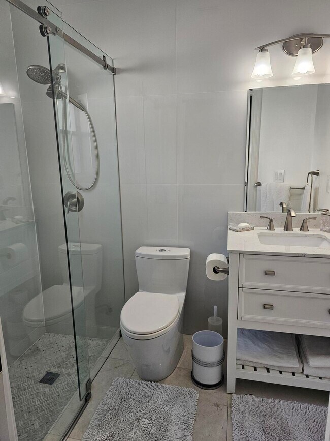 Building Photo - 132 Thornton Dr