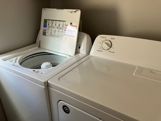 Building Photo - 217 S Mulberry St