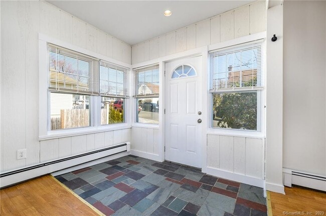 Building Photo - 15 Duncanson St