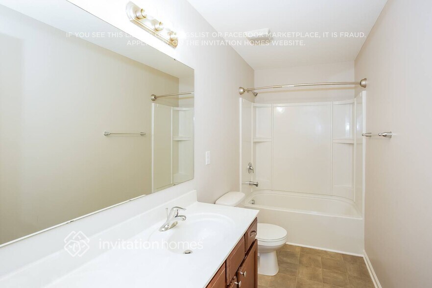 Building Photo - 4186 Broadstairs Dr SW