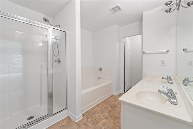 Building Photo - 350 Creek Manor Way