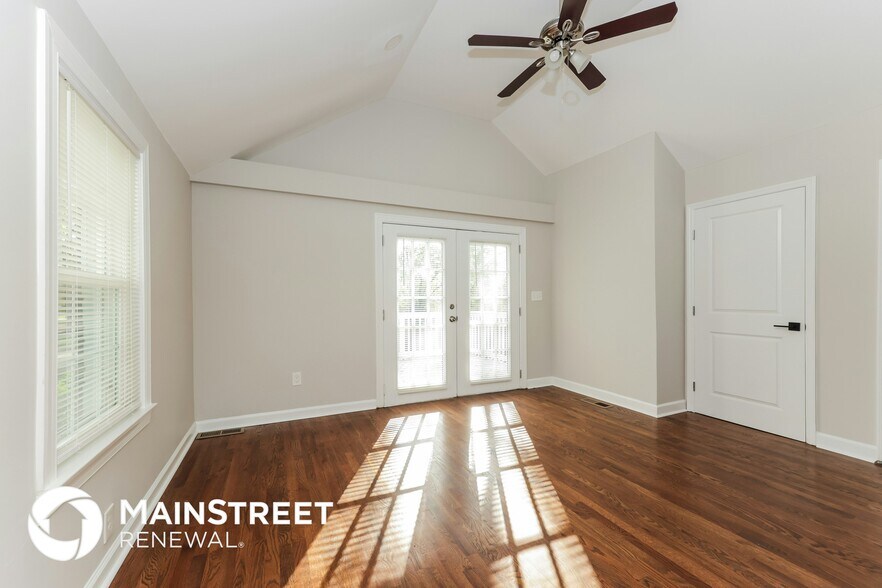 Building Photo - 307 W Due West Ave