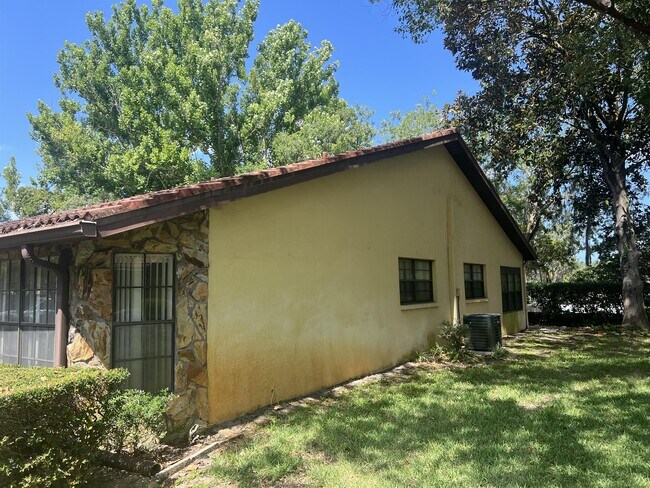 Building Photo - 8635 Shadblow Ct