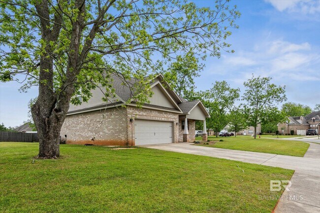 Building Photo - 8795 Bainbridge Dr