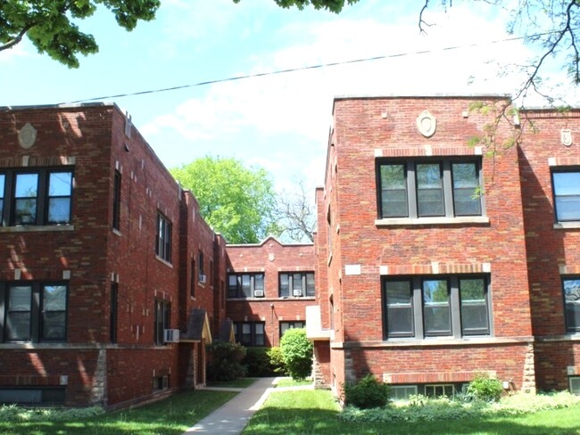 Primary Photo - 3540 N New England Ave