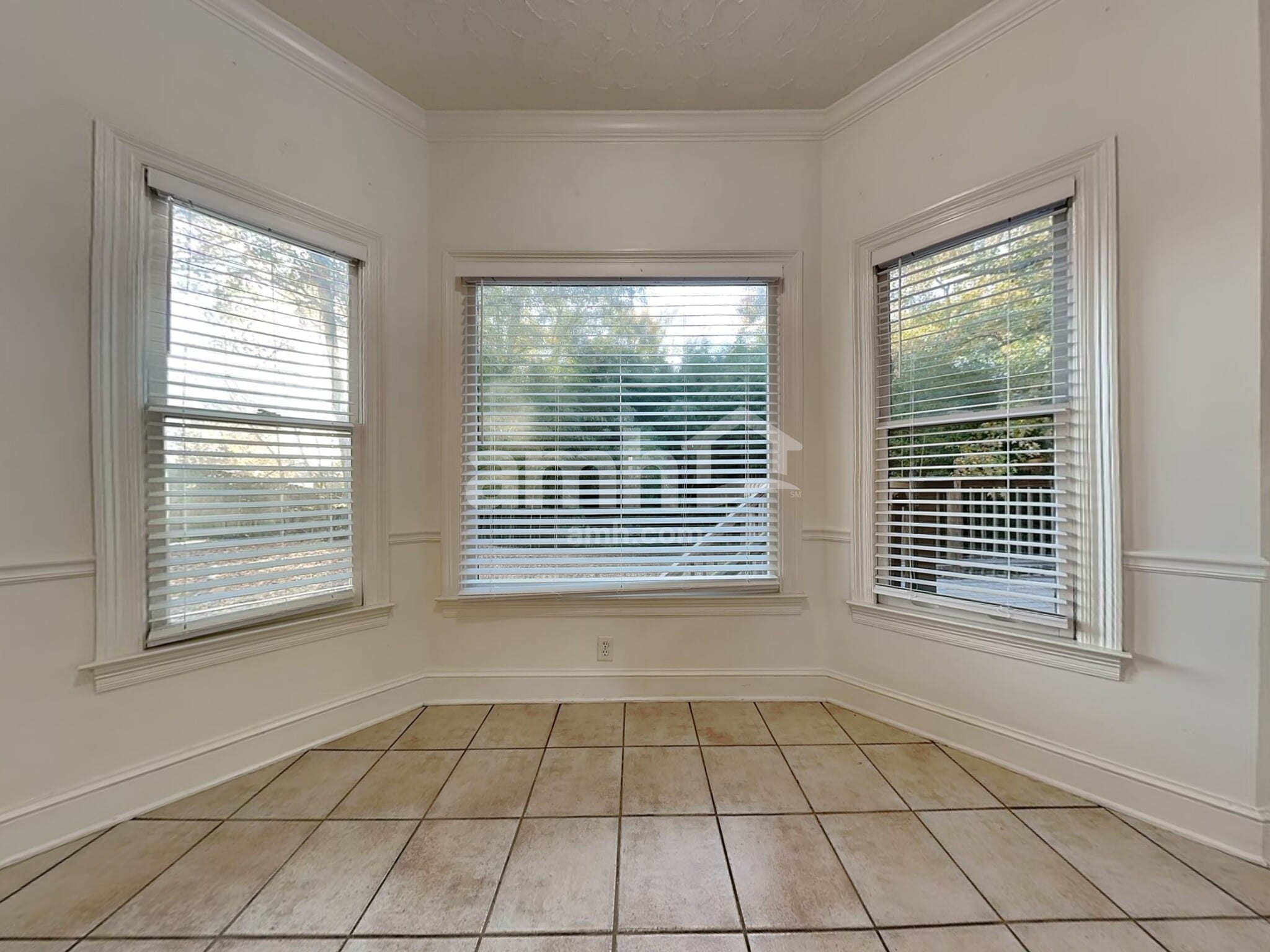 Building Photo - 6207 Chester Cv