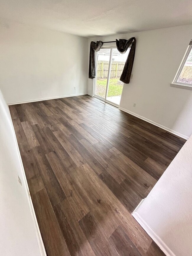 Building Photo - 3061 Ole Towne Ln