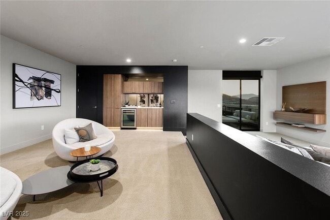 Building Photo - 810 Dragons Eye Dr
