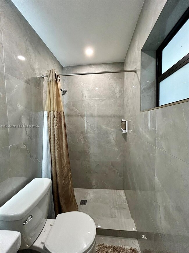 Building Photo - 2631 Roosevelt St